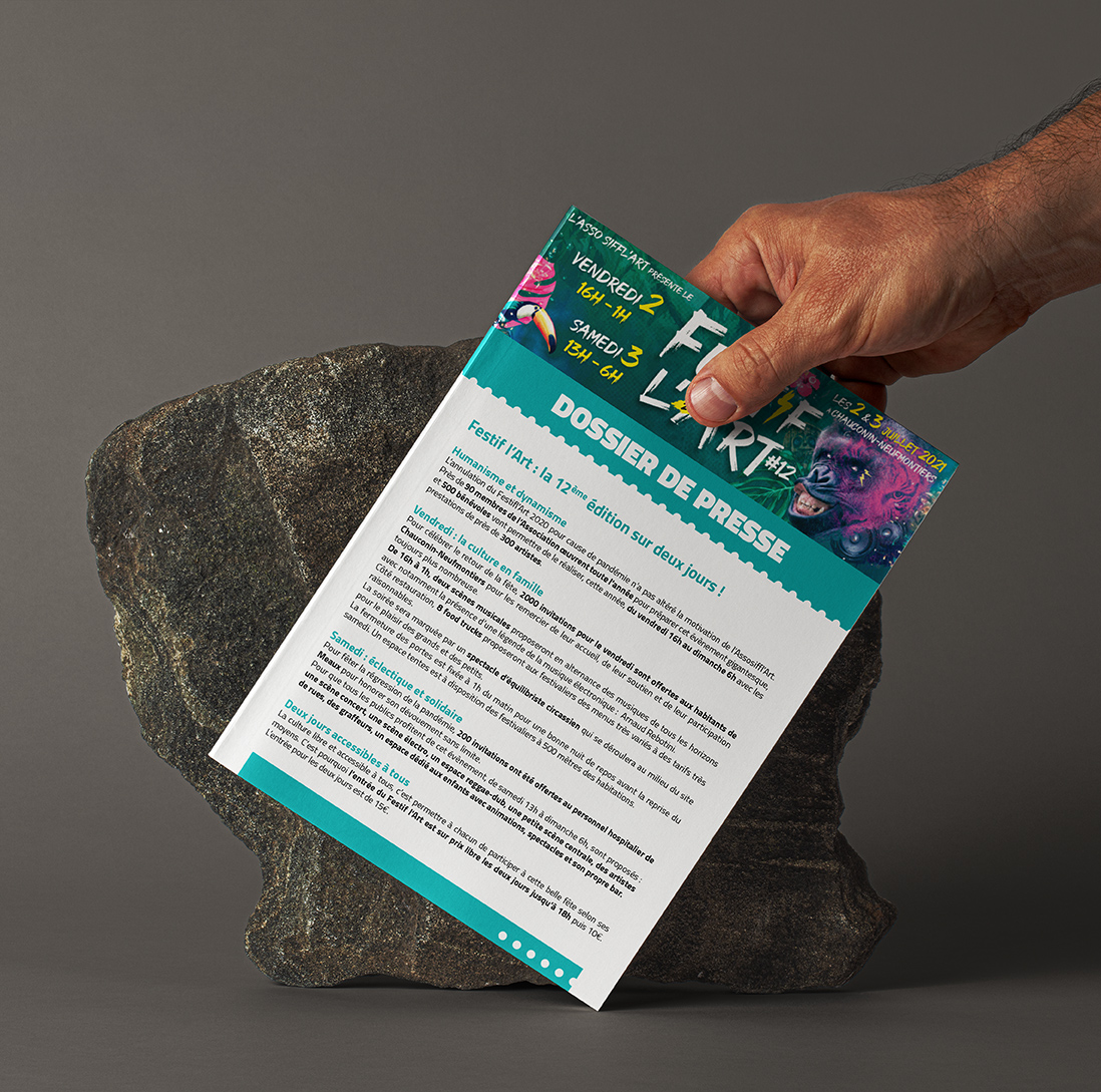 Un dossier de presse pour une association culturelle